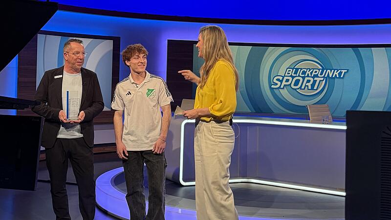 Der SV Friesen auf der gro&szlig;en B&uuml;hne: Ben Volk wurde in Blickpunkt Sport f&uuml;r seinen Bayern-Treffer des Monats geehrt.