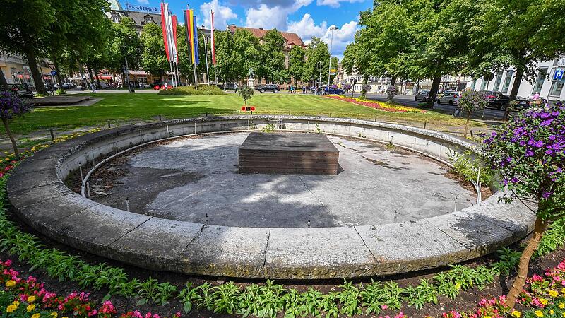 Steinw&uuml;ste statt erfrischendes Wasser: Gerade der Sch&ouml;nleinsplatz k&ouml;nnte eine Aufwertung vertragen, findet Denkmalsch&uuml;tzer Martin Lorber.
