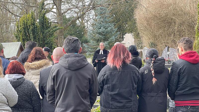 Pfarrer Michael Schaefer hielt die Trauerrede bei der Urnenbeisetzung von Heiko F.