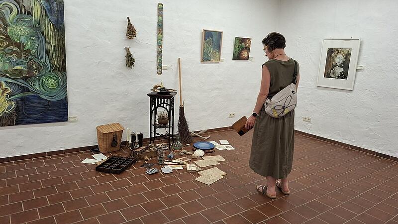 Vernissage Ausstellung Form und Farbe auf Giechburg