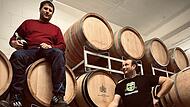 Wein ist für die beiden Rupperts mehr als nur ein Getränk. Er bedeutet Familie, ist ihr Leben, ihre Berufung. Wein ist für die beiden Rupperts mehr als nur ein Getränk. Er bedeutet Familie, ist ihr Leben, ihre Berufung.