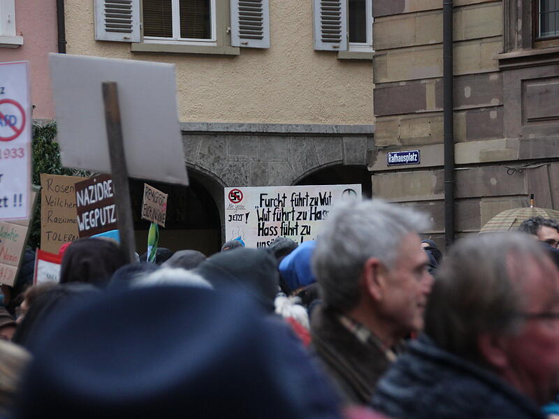 Demokratie Demo "Nie wieder ist jetzt in Bad KissingenDemokratie Demo "Nie wieder ist Jetzt" in Bad Kissingen