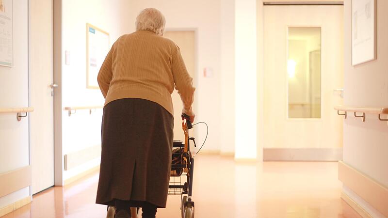 Für 20 Bewohnerinnen und Bewohner des Michelauer Seniorenheims bekamen bereits neue Räume in anderen Einrichtungen zugesichert – 13 Personen warten noch, dass für sie Wohnheimplätze gefunden werden.