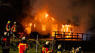 Eine Waldh&uuml;tte nahe dem Pretzfelder Keller wurde ein Raub der Flammen.