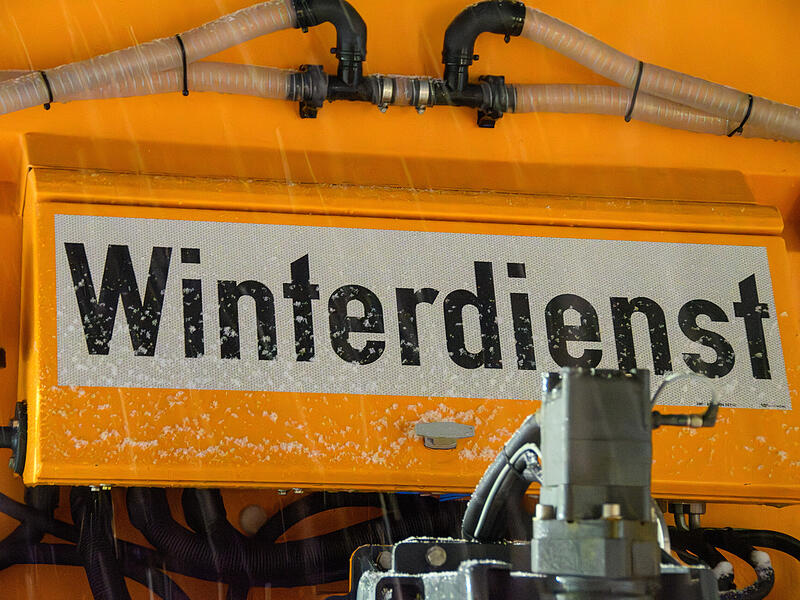 Mit dem Schneepflug unterwegsSchneer&auml;umen im Landkreis Bad Kissingen