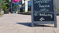 Vor allem in Schwimmbädern wie im Königsbad in Forchheim gelten Familienkarten nicht für Großeltern – das finden nicht alle fair.Forchheim & Fränkische Schweiz Vor allem in Schwimmbädern wie im Königsbad in Forchheim gelten Familienkarten nicht für Großeltern – das finden nicht alle fair.Forchheim & Fränkische Schweiz