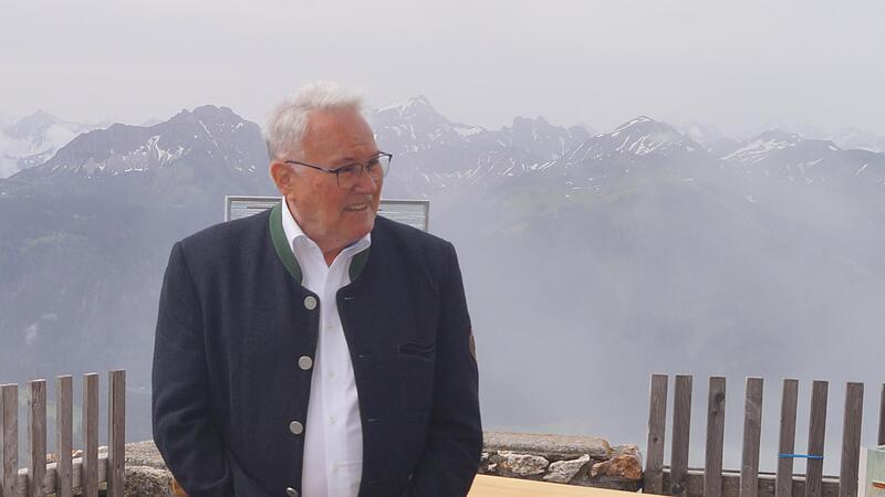 Bürgermeister Thomas Leiner, selbst Mitglied in der Kissinger Sektion im Deutschen Alpenverein, lobte den guten Zustand der Kissinger Hütte. Bürgermeister Thomas Leiner, selbst Mitglied in der Kissinger Sektion im Deutschen Alpenverein, lobte den guten Zustand der Kissinger Hütte.