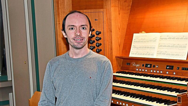 Fabian Schiefner absolviert derzeit sein Praxisjahr zur Berufseinführung in Kulmbach. Er ist ein leidenschaftlicher Kirchenmusiker:Stephan Herbert Fuchs Fabian Schiefner absolviert derzeit sein Praxisjahr zur Berufseinführung in Kulmbach. Er ist ein leidenschaftlicher Kirchenmusiker:Stephan Herbert Fuchs