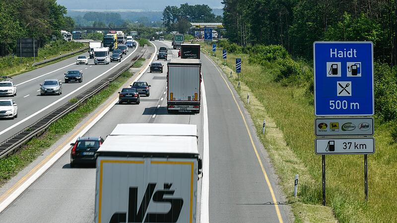 An der Rastst&auml;tte Haidt war die Flucht eines Tatverd&auml;chtigen f&uuml;r ein T&ouml;tungsdelikt in Niedersachsen zu Ende. Er wurde von Beamten der Verkehrspolizei-Inspektion Bibelried festgenommen.