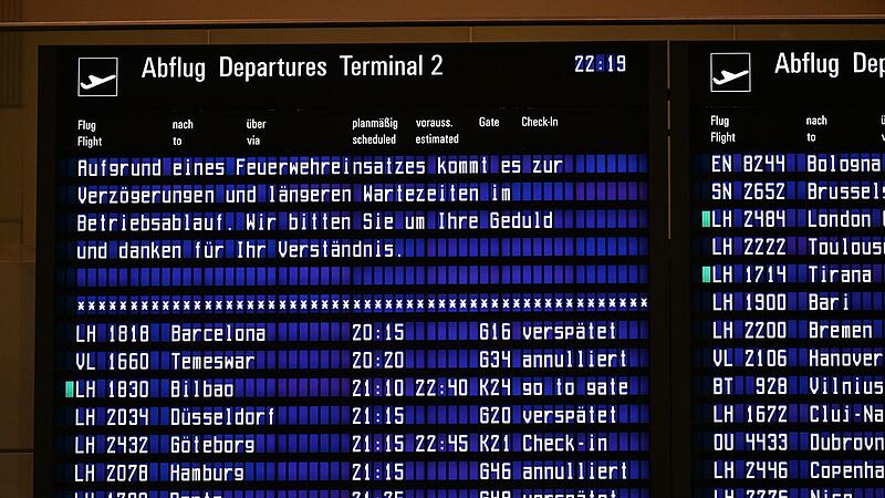 Flughafen München stellt teilweise Betrieb ein Flughafen München stellt teilweise Betrieb ein