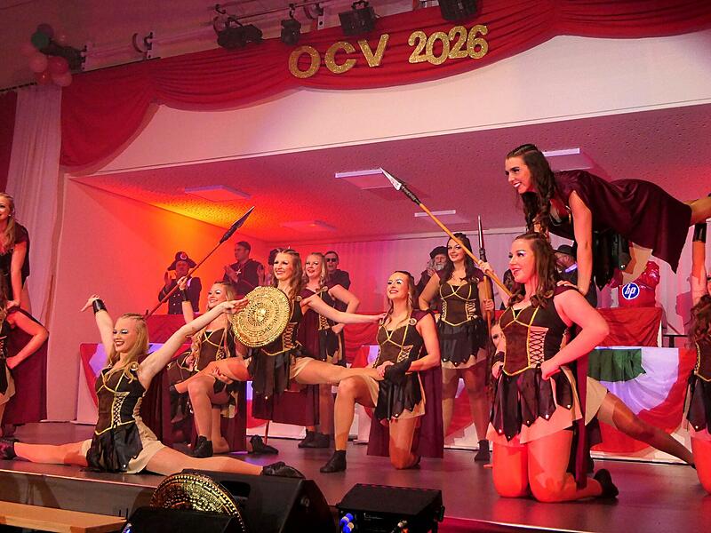 Die Prinzengarde begeisterte mit ihrem Showtanz