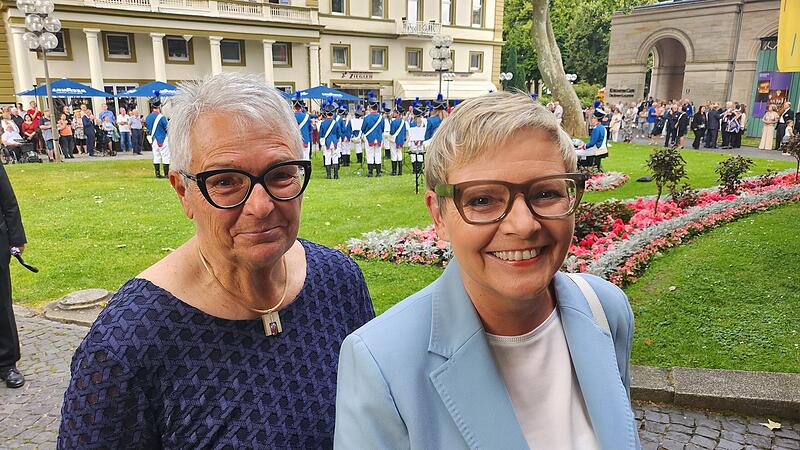 Staatssekret&auml;rin Sabine Dittmar (SPD) l&auml;sst keinen Kissinger Sommer aus. Sie kam in Begleitung von Christa Sauer.