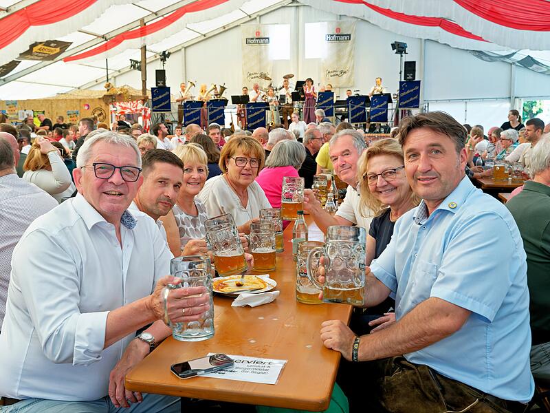 Steppacher Kerwa 2026Steppacher Kerwa 2026 Rund 160 Mitglieder des Kärwasburschenvereins organisieren die viertägige Kerwa in Steppach.