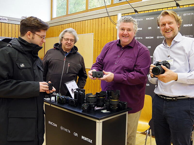 Interessierte Besucher wurden bei der Steinberger Fotobörse gut beraten.