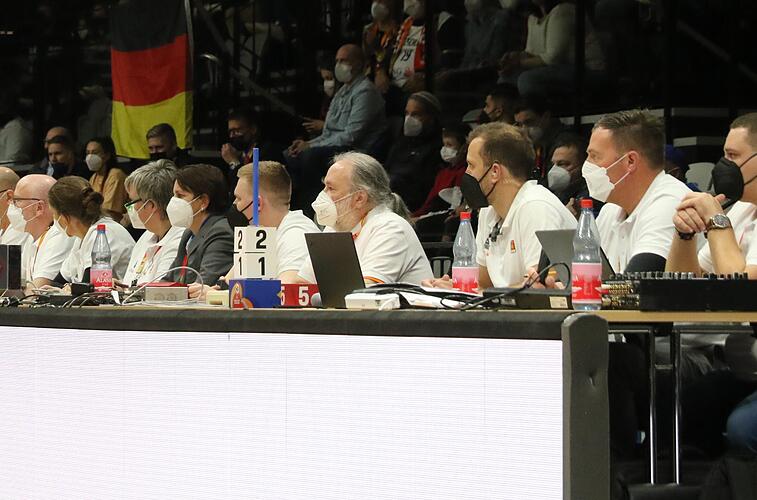 Basketball Das BroseKampfgericht ist im internationalen Geschäft aktiv
