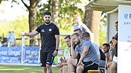 Das Ebersdorfer Trainerteam um Ertan Sener (links) und Jakob Engelmann erhofft sich gegen Haibach eine Reaktion ihrer Mannschaft.
