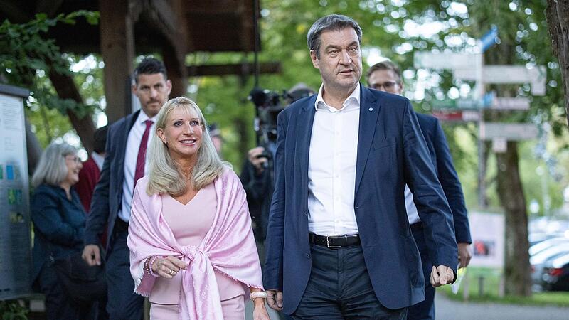 Die Firma von Markus S&ouml;ders Ehefrau Karin wollte im April 2020 dem Freistaat Corona-Masken verkaufen. Das Gesch&auml;ft kam zwar nicht zustande, d&uuml;rfte nun aber den Landtag besch&auml;ftigen.