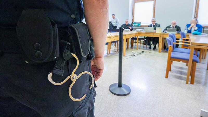 Bereits seit Februar 2024 läuft am Landgericht Schweinfurt der Prozess gegen den Kopf der Gemeinschaft "Go&amp;Change" aus Lülsfeld (Lkr. Schweinfurt).