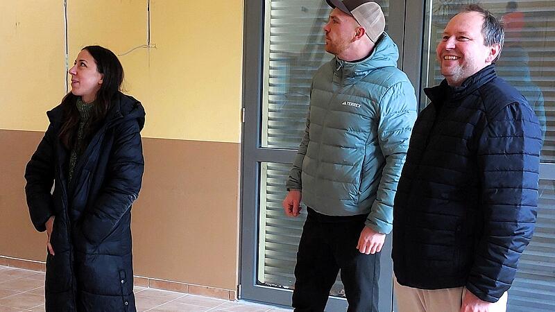 Daniela Raab-Gomez, Marvin Wurian und Steffen Mattes &uuml;bernehmen als P&auml;chter k&uuml;nftig das Caf&eacute; an der Seeb&uuml;hne in Kronach.