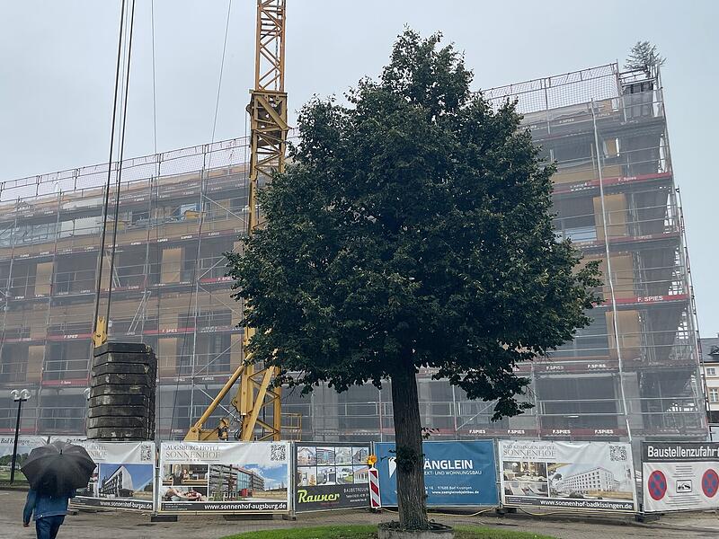 Elf Jahre nach dem Abriss des Steigenberger-Kurhaushotels steht am Kurgarten in Bad Kissingen wieder ein Hotelbau, zumindest als Rohbau.