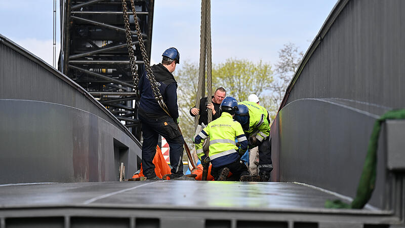 Neue Br&uuml;cke &uuml;ber die Regnitz bei Hausen