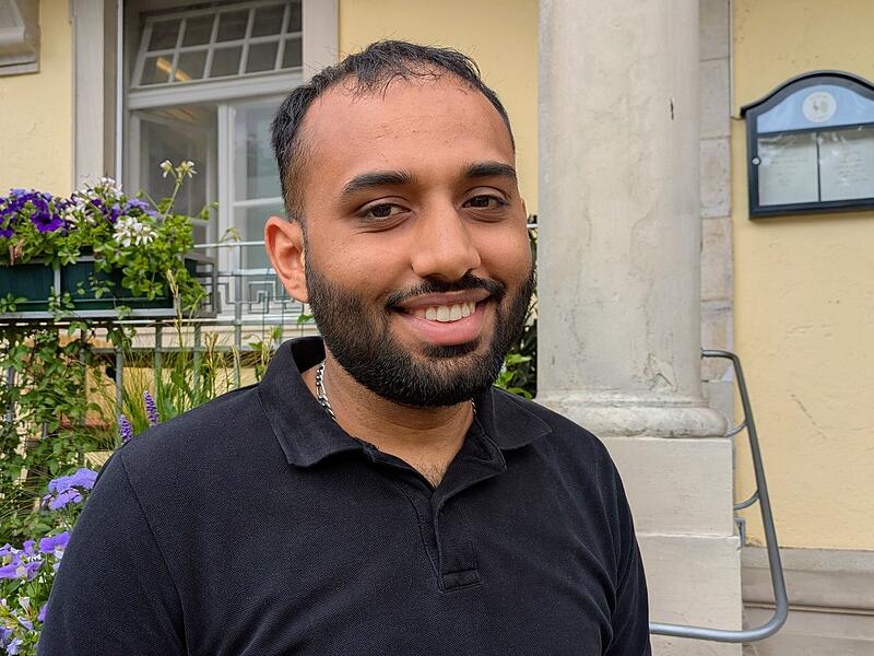 Gastronom Harpreet Singh Dhindsa (30) freut sich auf seine G&auml;ste