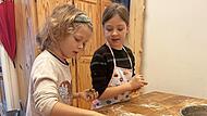 Die Zweitkl&auml;ssler der Waldorfschule im Kulmbacher Land backten Honigspekulatius.