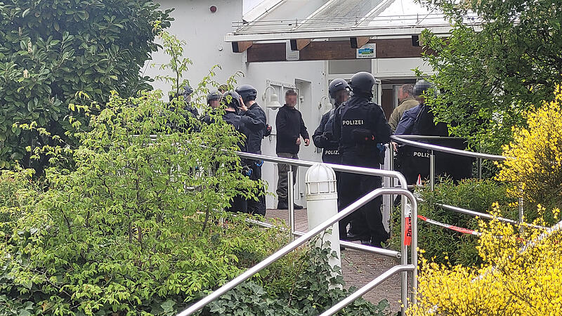 Polizei &uuml;bt in der Therme Sinnflut Bad Br&uuml;ckenau Bedrohungslagen