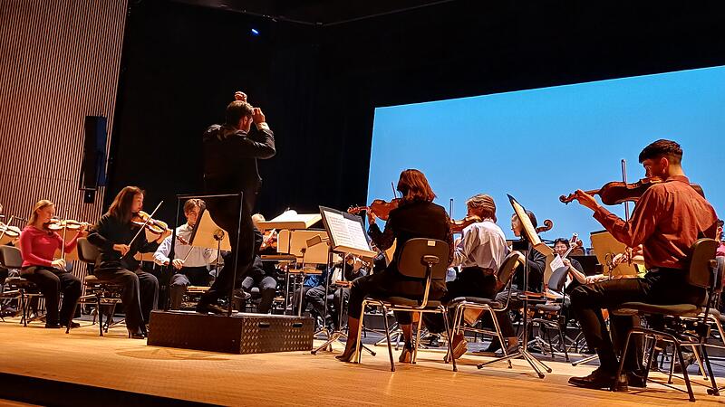 Das Philharmonische Orchester beim Mitmach-Konzert des Coburger Landestheaters