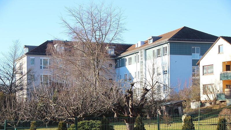 Eine Umorganisation hin zu neuen Schwerpunkten soll den Fortbestand des defizitären Krankenhauses in Ebern sichern. Eine Umorganisation hin zu neuen Schwerpunkten soll den Fortbestand des defizitären Krankenhauses in Ebern sichern.