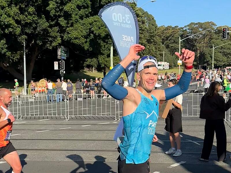 Markus Geiger Geiger aus Schlammersdorf war als "Pacer" beim Sydney-Marathon im Einsatz. Markus Geiger Geiger aus Schlammersdorf war als "Pacer" beim Sydney-Marathon im Einsatz.