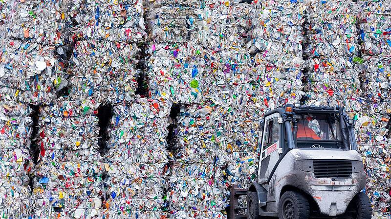 Plastikm&uuml;ll in Sortieranlage