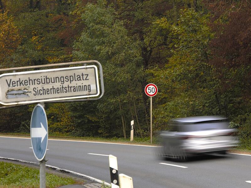 Eine von vielen Gefahrenstellen:Die Straße zwischen Forchheim-Süd und Gosberg.Forchheim & Fränkische Schweiz Eine von vielen Gefahrenstellen:Die Straße zwischen Forchheim-Süd und Gosberg.Forchheim & Fränkische Schweiz
