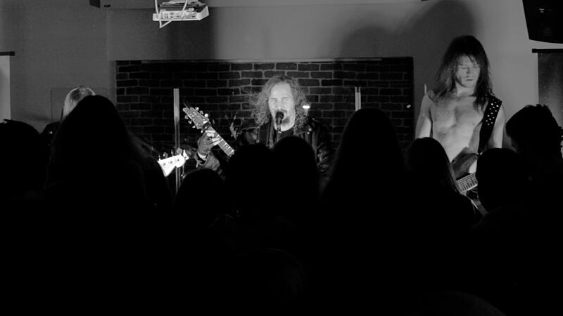 Nipplegate: Oben-ohne-Auftritt der Band Craving im Juz in Bamberg.