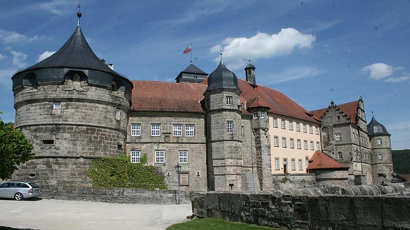 Ein Blick auf die Sanierungsarbeiten an der Festung Rosenberg gew&auml;hrt eine der F&uuml;hrungen.