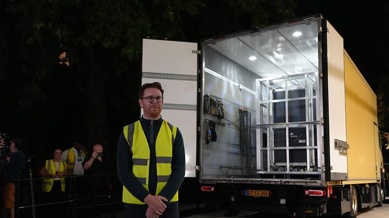 Legendärer Bayeux-Teppich in London eingetroffen Legendärer Bayeux-Teppich in London eingetroffen
