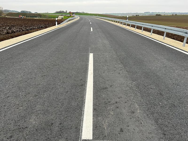 Neue Trasse der Staatsstra&szlig;e 2205 zwischen Coburg und Wiesenfeld