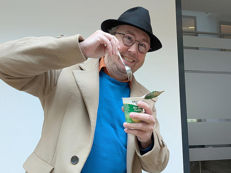 Martin Regner und sein Pudding mit der Gabel