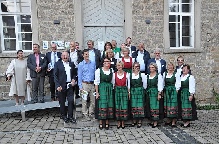 Riesen-Event in Hofheim 2023: Europäischer Dorferneuerungspreis wird ...