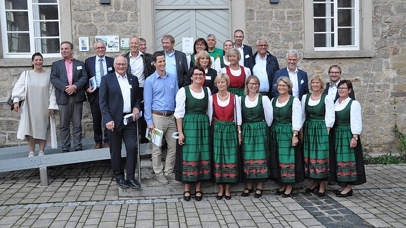 Die Jury zur Vergabe des Europ&auml;ischen Dorferneuerungspreises besuchte im September 2021 das Gebiet der Hofheimer Allianz.