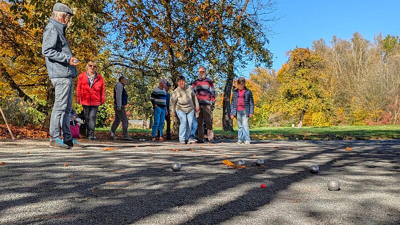 Der roten kleinen Kugel gilt es, so nahe wie m&ouml;glich zu kommen.