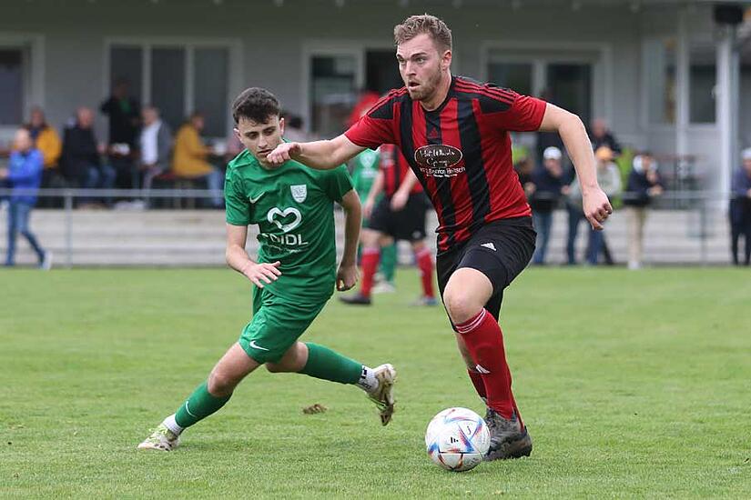 Christian Wachter (r.), Spielertrainer der SG Reitsch/Gundelsdorf, sieht seine Mannschaft auf einem guten Weg.