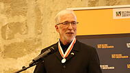 Michael Genniges erhält oberfränkische Bezirksmedaille in Silber Michael Genniges erhält oberfränkische Bezirksmedaille in Silber