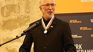 Michael Genniges erhält oberfränkische Bezirksmedaille in Silber Michael Genniges erhält oberfränkische Bezirksmedaille in Silber