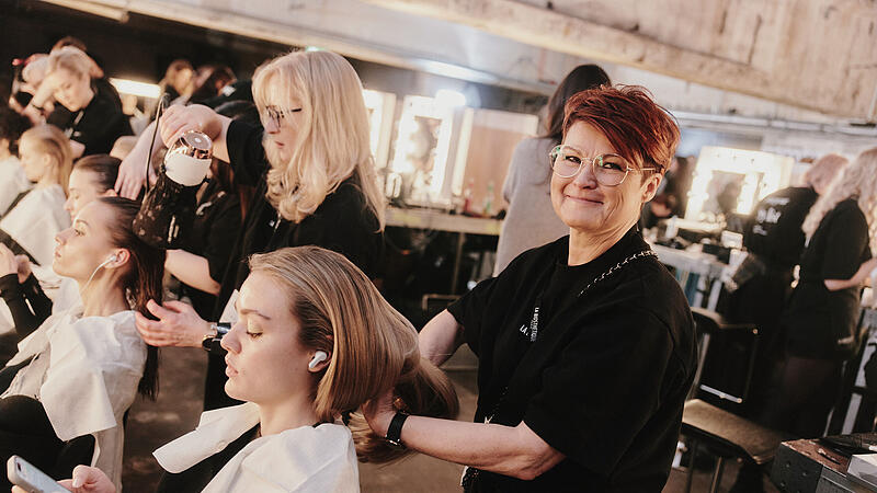 Marktschorgasterin bei Fashion Week in Berlin Marktschorgasterin bei Fashion Week in Berlin