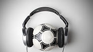 Fu&szlig;ball und Musik gehen oft Hand in Hand. Wir haben uns bei Komponisten umgeh&ouml;rt, was eine gute Vereins-Hymne ausmacht.