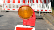 Wegen Bauarbeiten an der Autobahn ist die Straße gesperrt (Symbolfoto)