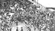 Nach dem Krieg bot sich, bis zur Verlegung des Festzeltes vom Marktplatz zum EKU-Platz 1974, ein ähnliches Bild wie zum 1. Bierfest 1939.  Verwendet wurde nach wie vor das alte Spinnereizelt. Die Aufnahme stammt von 1965.