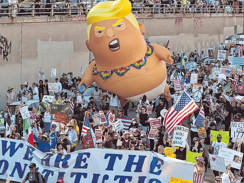 In zahlreichen US-Städten – so wie hier im kalifornischen Los Angeles – protestierten Millionen Amerikaner gegen die Politik von Donald Trump.
