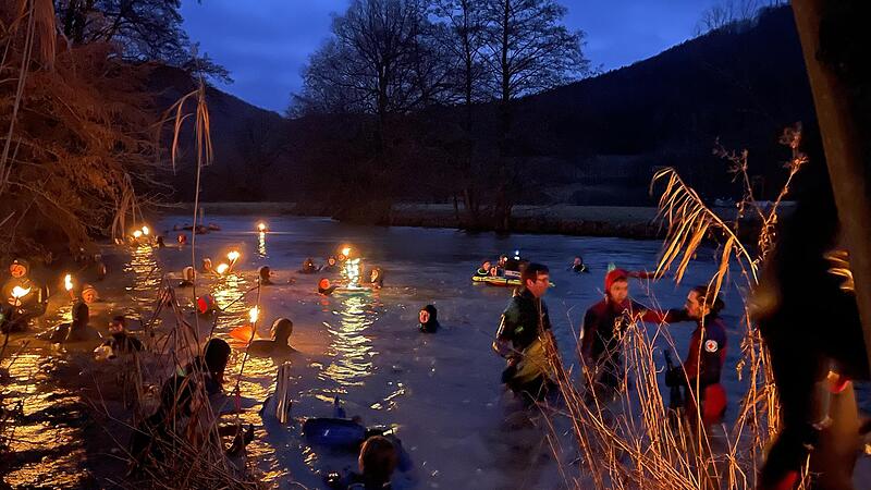 Bei Anbruch der Dunkelheit bot sich dank der Fackeln ein besonderes Lichterspektakel.Forchheim & Fr&auml;nkische Schweiz